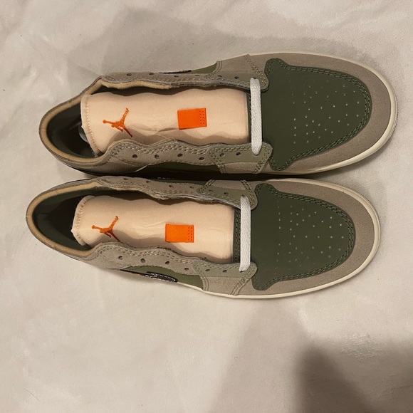 Olive Green Dunks - Picture 1 of 5